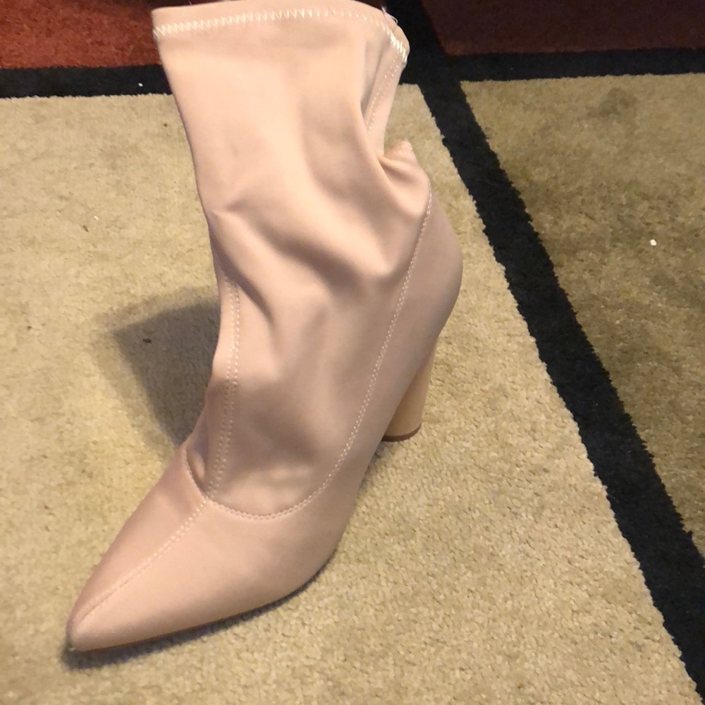 Cape Robbin PAW-1 in NUDE
